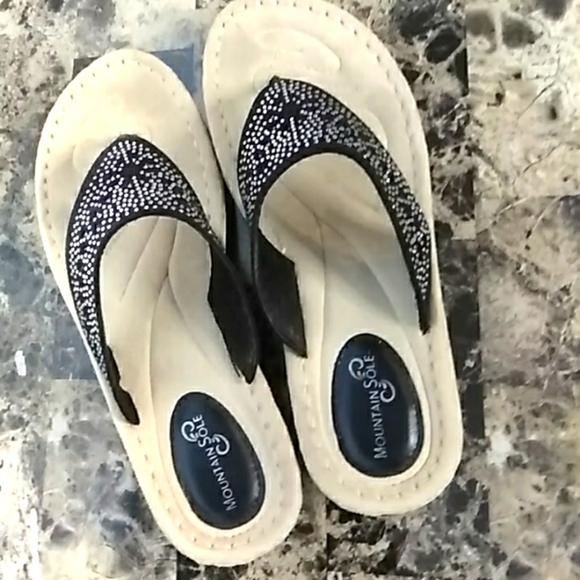 Mountain Sole Women's Sandals - Picture 1 of 6